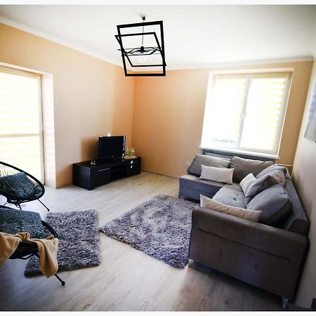 Color 24 Apartament II Стальова-Воля Екстер'єр фото