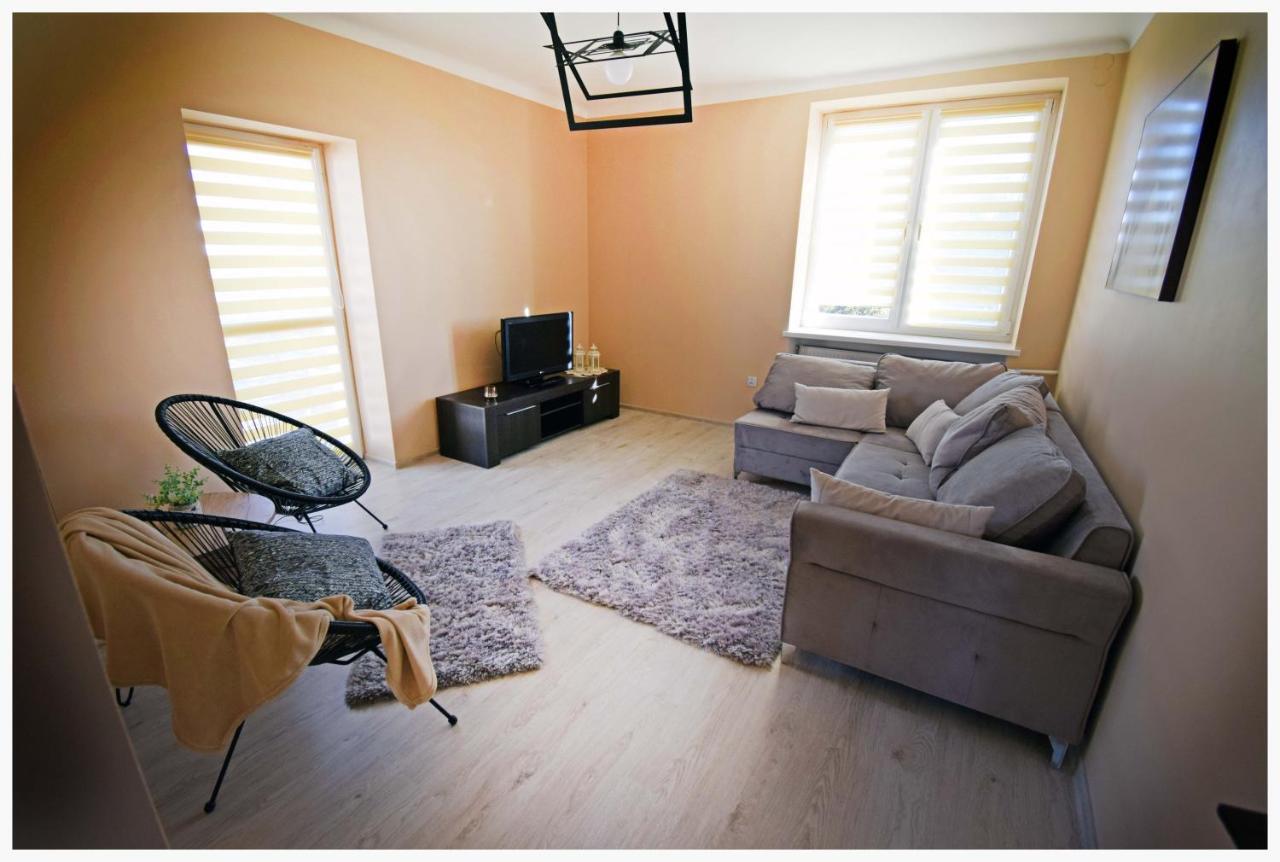 Color 24 Apartament II Стальова-Воля Екстер'єр фото
