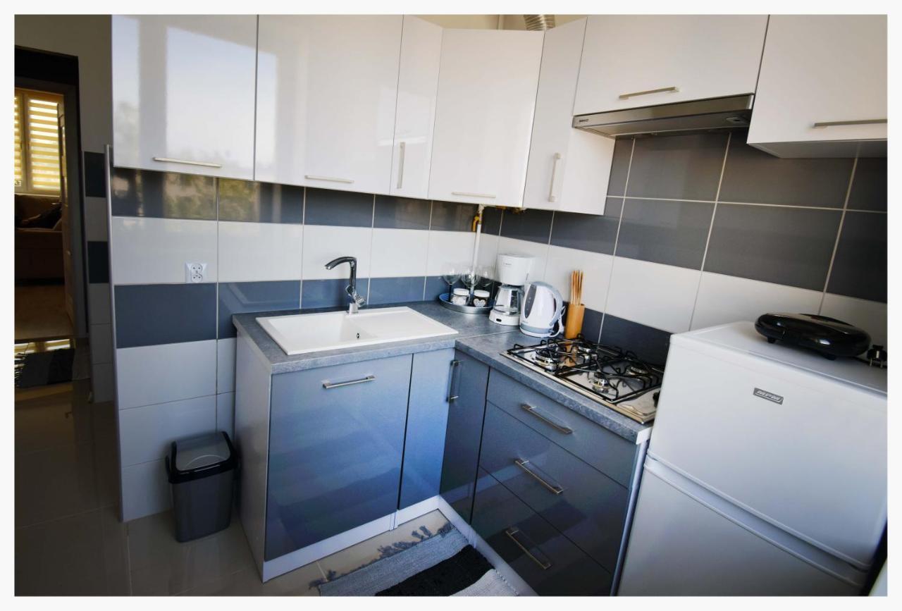 Color 24 Apartament II Стальова-Воля Екстер'єр фото