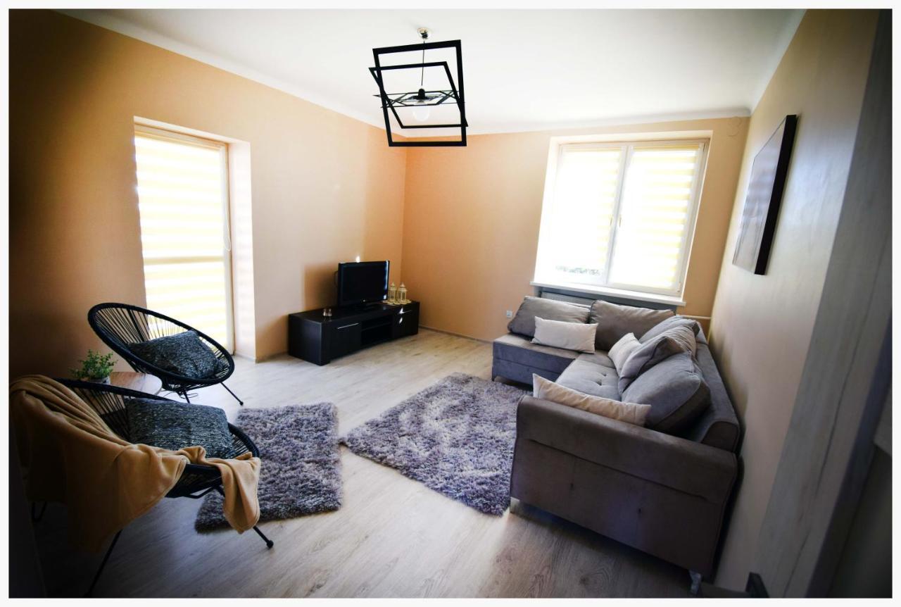 Color 24 Apartament II Стальова-Воля Екстер'єр фото